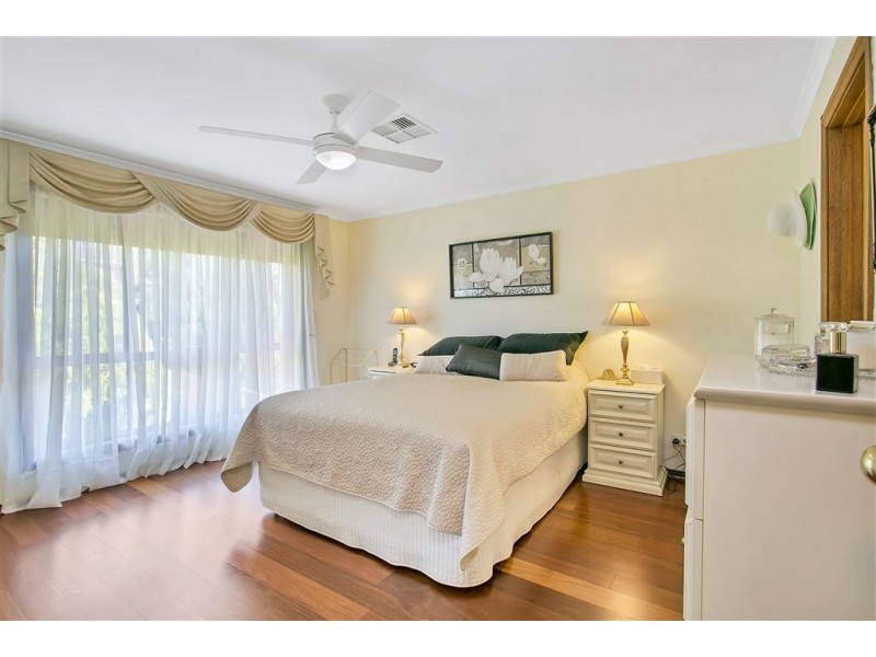 18 Glenarbon Court, Para Hills SA 5096