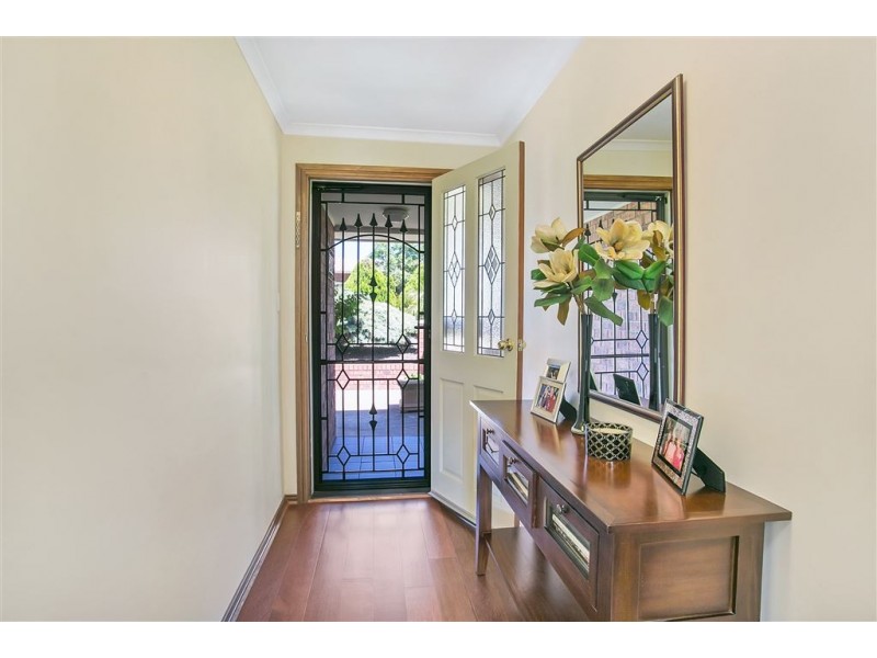 18 Glenarbon Court, Para Hills SA 5096