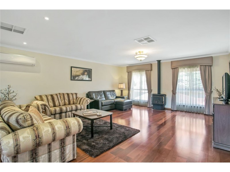 18 Glenarbon Court, Para Hills SA 5096