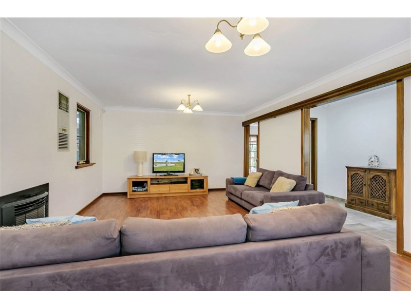 25 Sunhaven Road, Redwood Park SA 5097