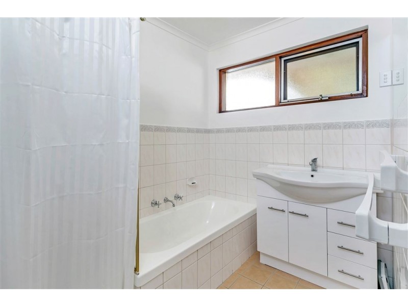 25 Sunhaven Road, Redwood Park SA 5097