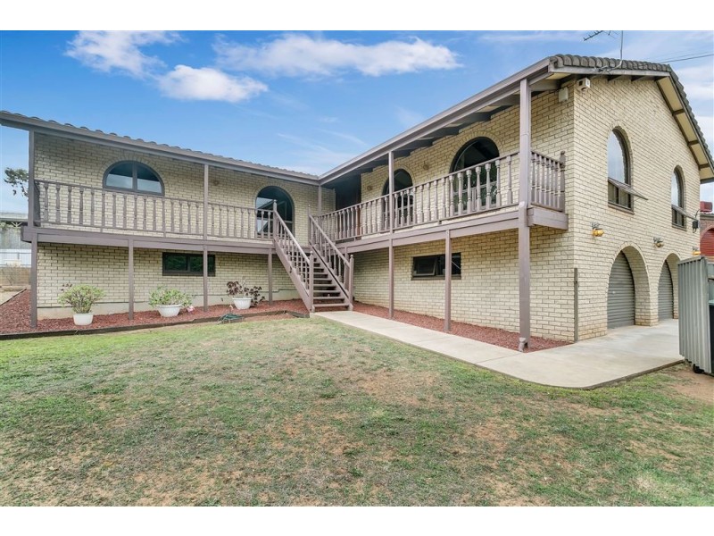 4 Opey Court, Para Vista SA 5093