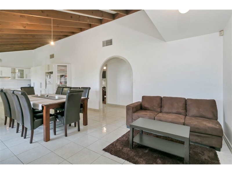 4 Opey Court, Para Vista SA 5093