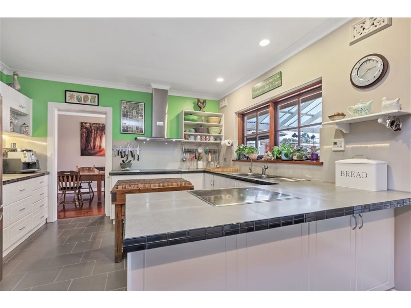 6 Madeira Avenue, Hope Valley SA 5090