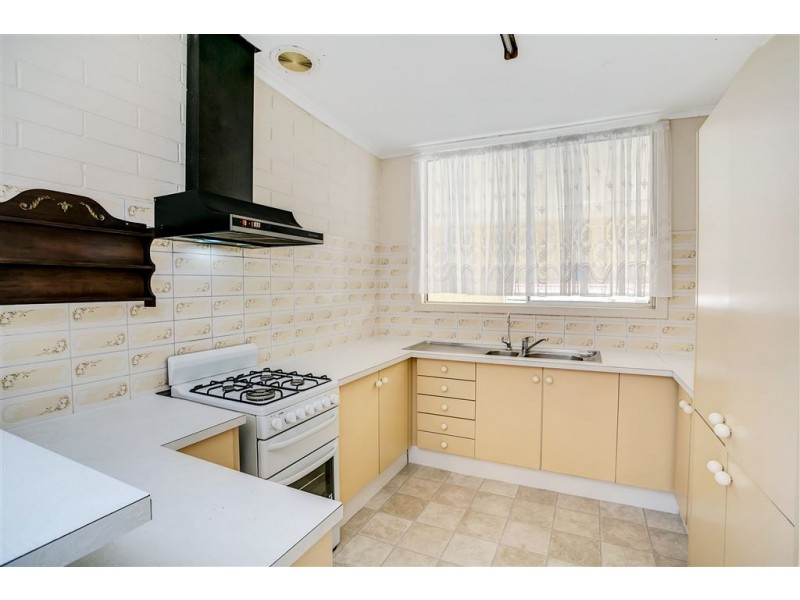 9 Loral Street, Para Hills SA 5096