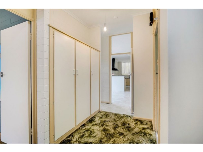 9 Loral Street, Para Hills SA 5096