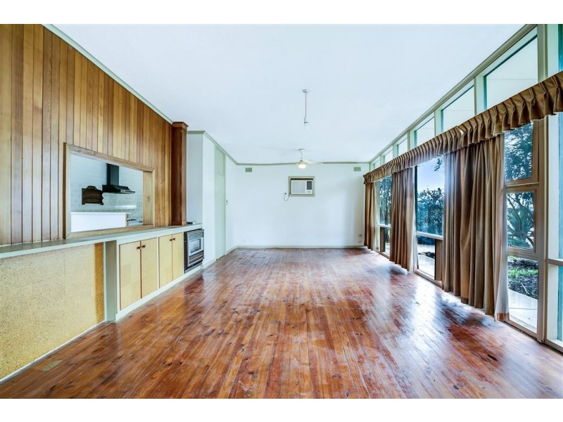 9 Loral Street, Para Hills SA 5096