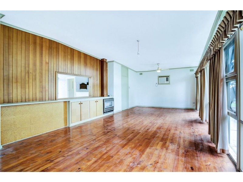 9 Loral Street, Para Hills SA 5096