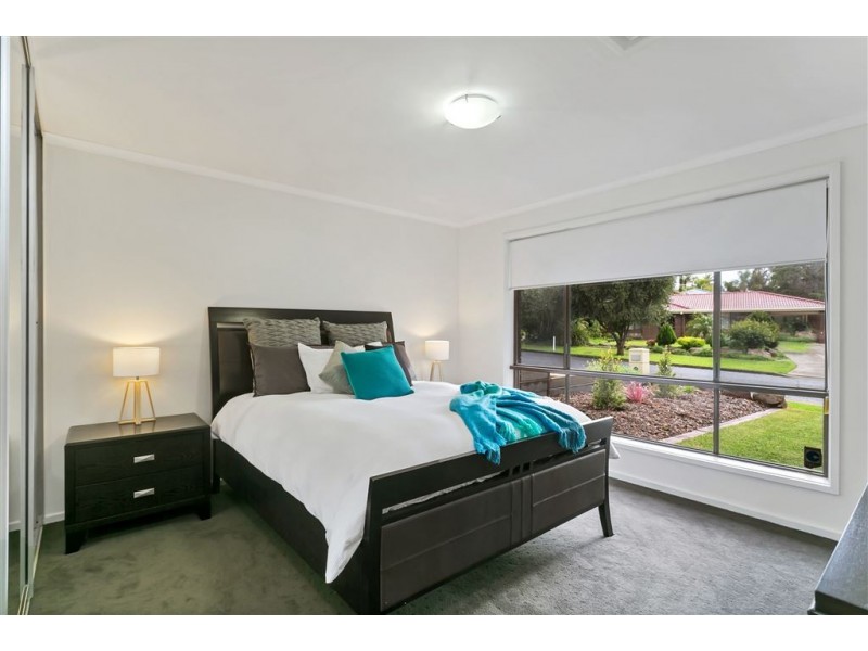 11 Marieberg Avenue, Modbury Heights SA 5092