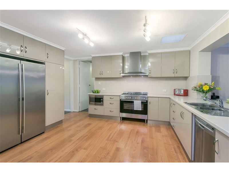 40 wongabeena drive, Surrey Downs SA 5126