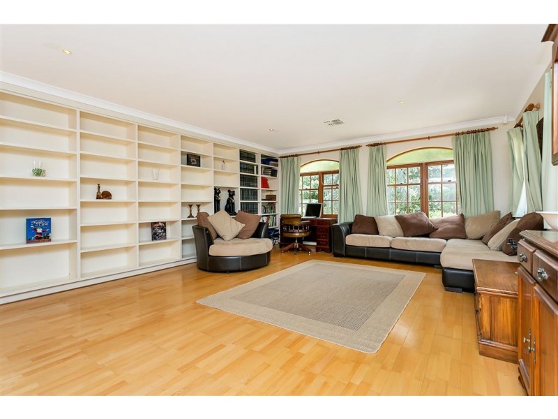 5 Nunyah Drive, Banksia Park SA 5091