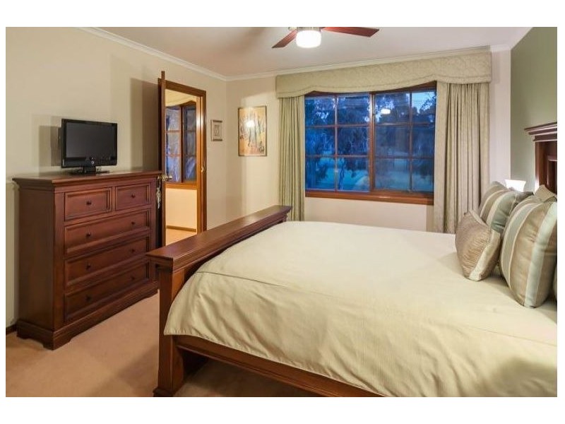 15 Golf Drive, Fairview Park SA 5126