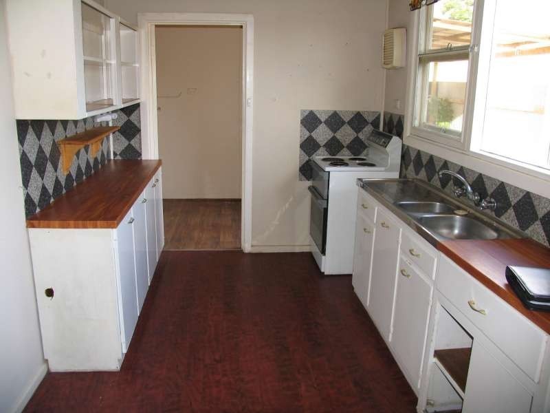 27 Fleming Avenue, Ridgehaven SA 5097