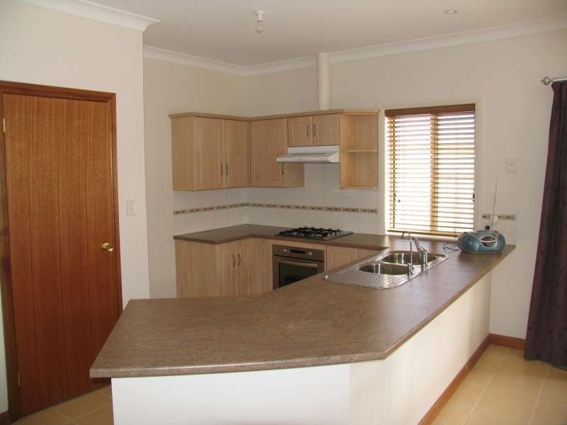 1a Toovis Ave, Hope Valley SA 5090