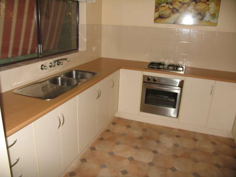 8 Laura St, Vista SA 5091