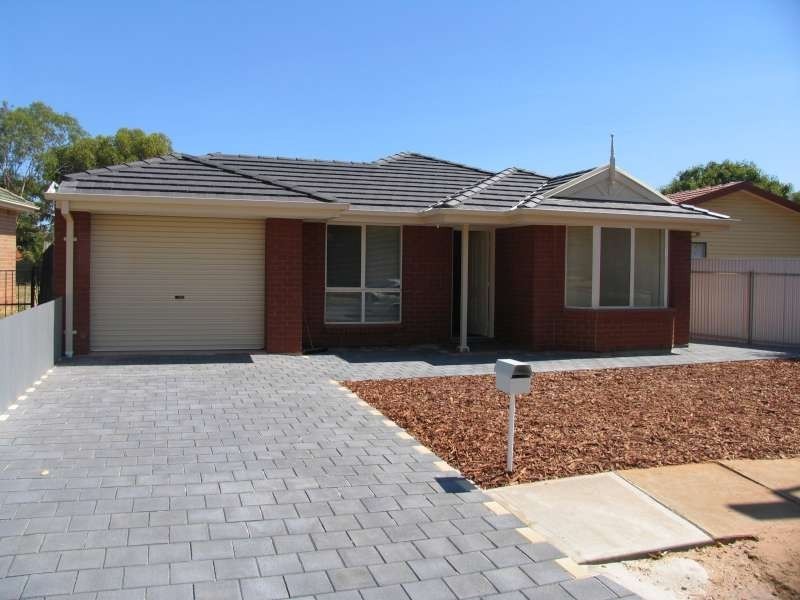 2 KENTISH ROAD, Elizabeth Downs SA 5113