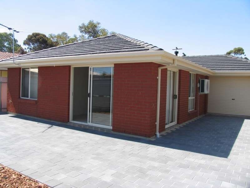 2 KENTISH ROAD, Elizabeth Downs SA 5113