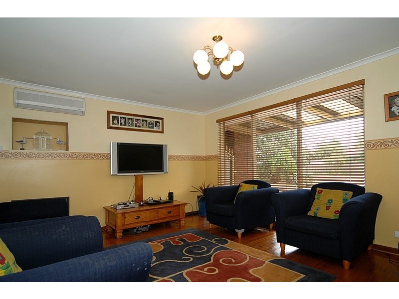 31 Allchurch Ave, Redwood Park SA 5097