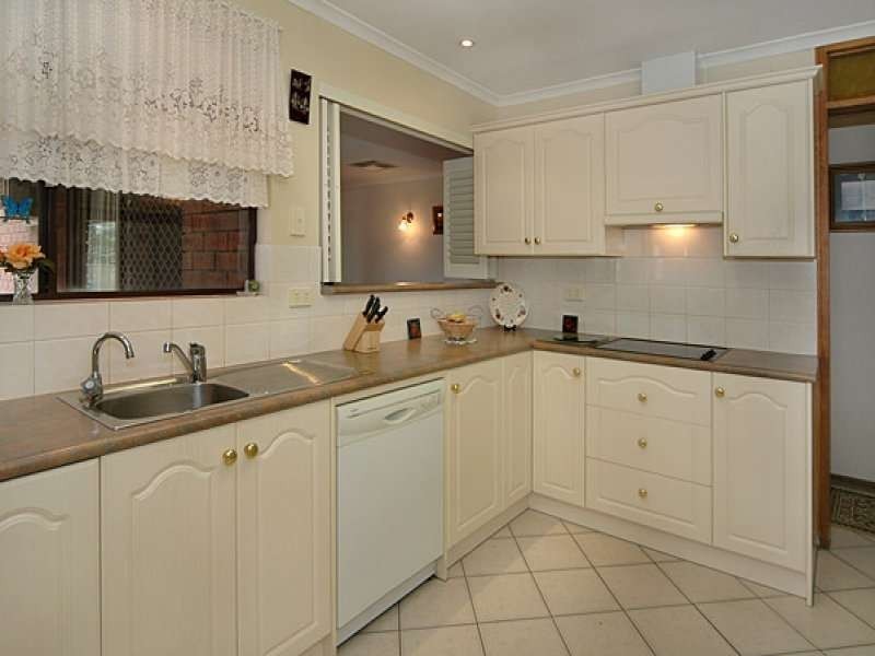21 Severn Crt, Para Hills SA 5096