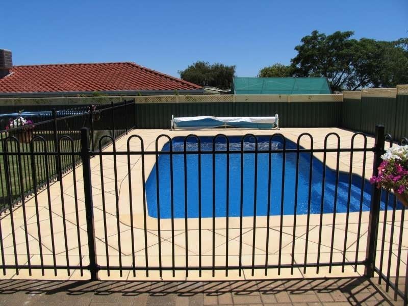 26 Trevithick Cres, Redwood Park SA 5097