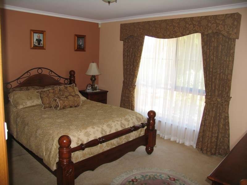 26 Trevithick Cres, Redwood Park SA 5097