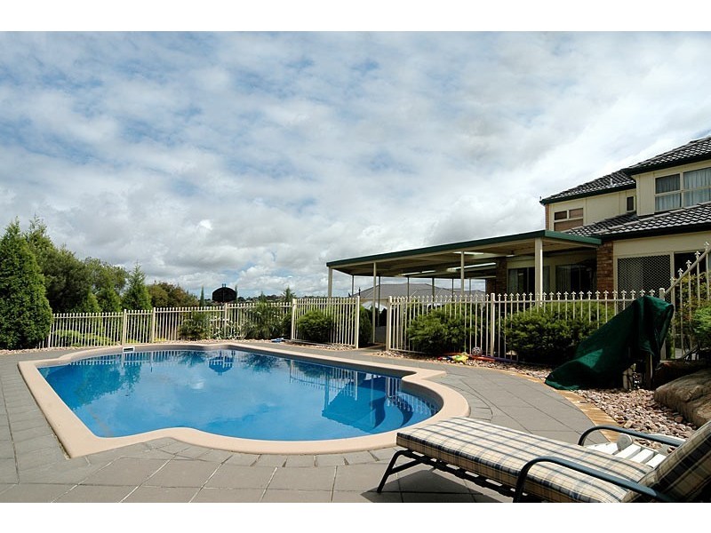 25 Humewood Pl, Golden Grove SA 5125