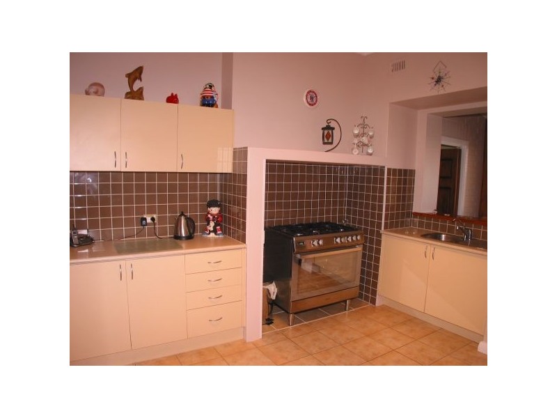 10 Fairweather Avenue, Woodville South SA 5011