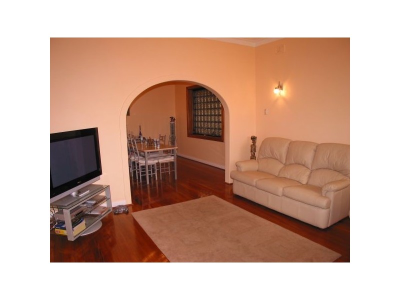 10 Fairweather Avenue, Woodville South SA 5011