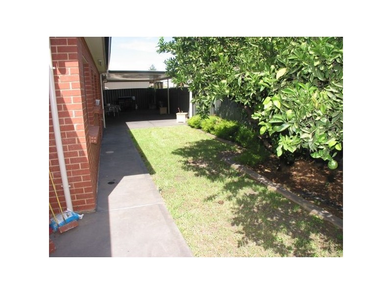 1A Danvers Grove, Woodville Gardens SA 5012