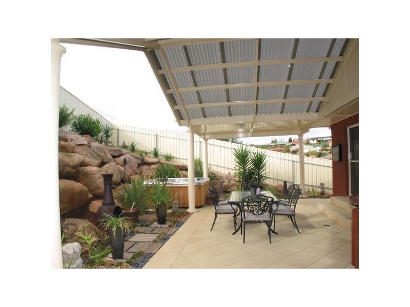 4/4 McCann Place, Greenwith SA 5125