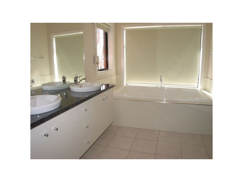 2 Andros Street, Mawson Lakes SA 5095