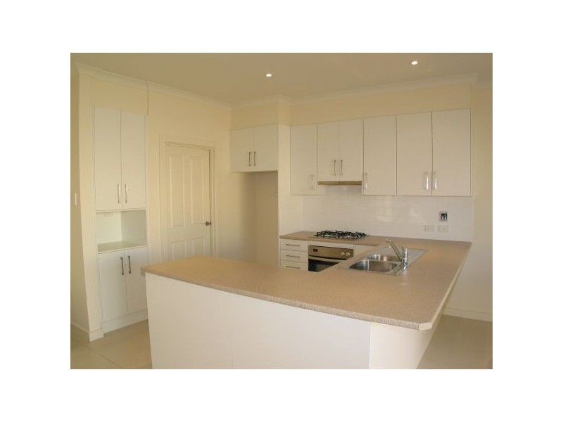 10 Illawarra Court, West Lakes Shore SA 5020