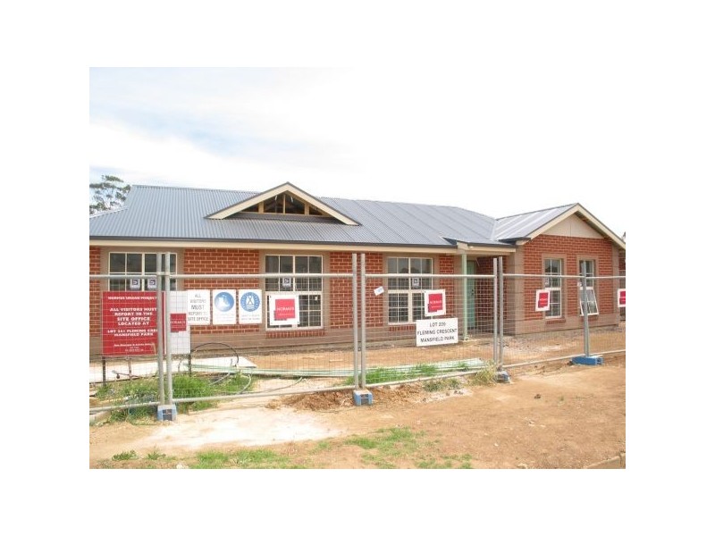15 Hamley Crescent, Mansfield Park SA 5012