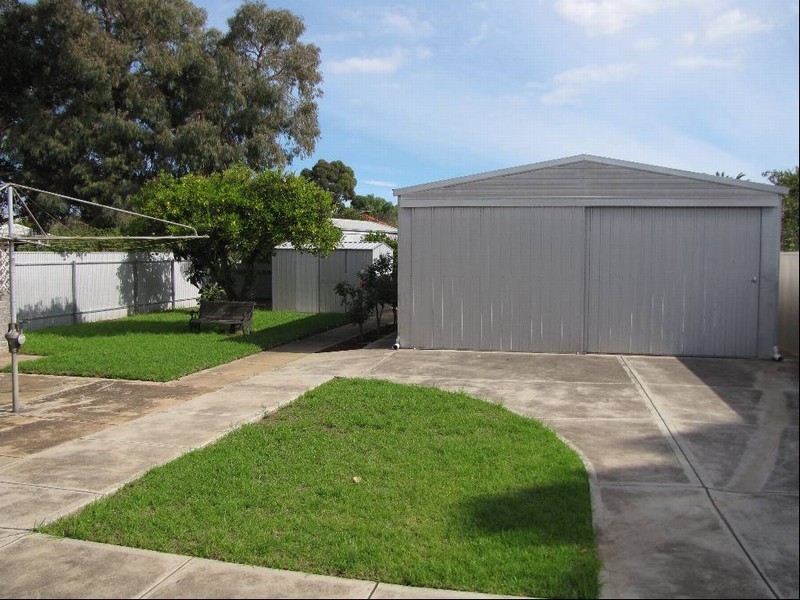 44 East Avenue, Beverley SA 5009