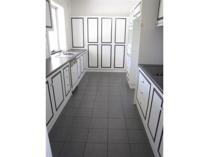 12 Farncomb Road, Fulham SA 5024