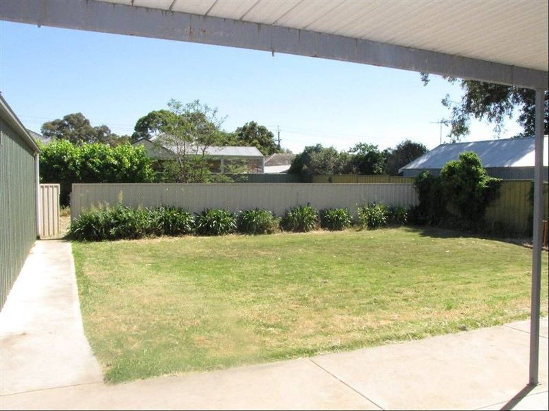 12 Farncomb Road, Fulham SA 5024