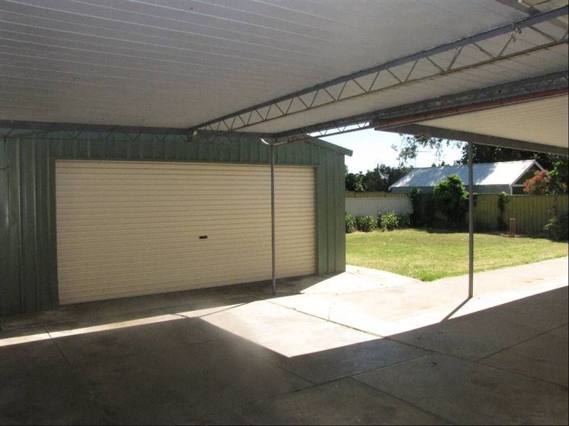 12 Farncomb Road, Fulham SA 5024