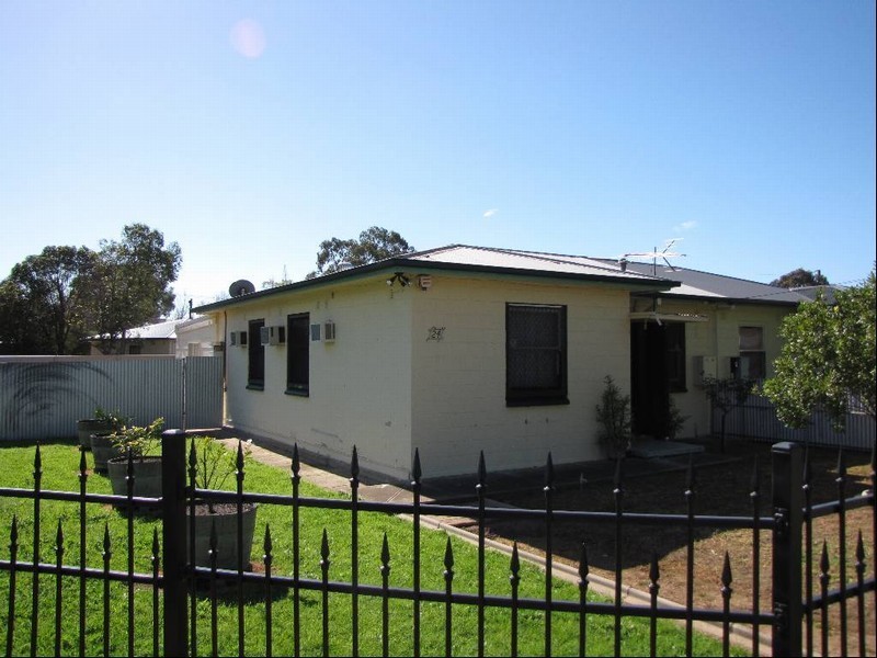 24 Kenmair Street, Mansfield Park SA 5012