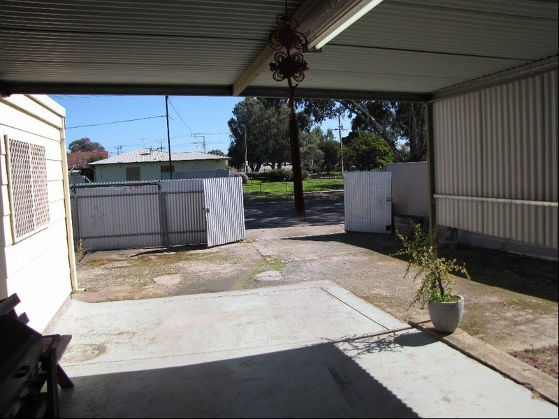 24 Kenmair Street, Mansfield Park SA 5012