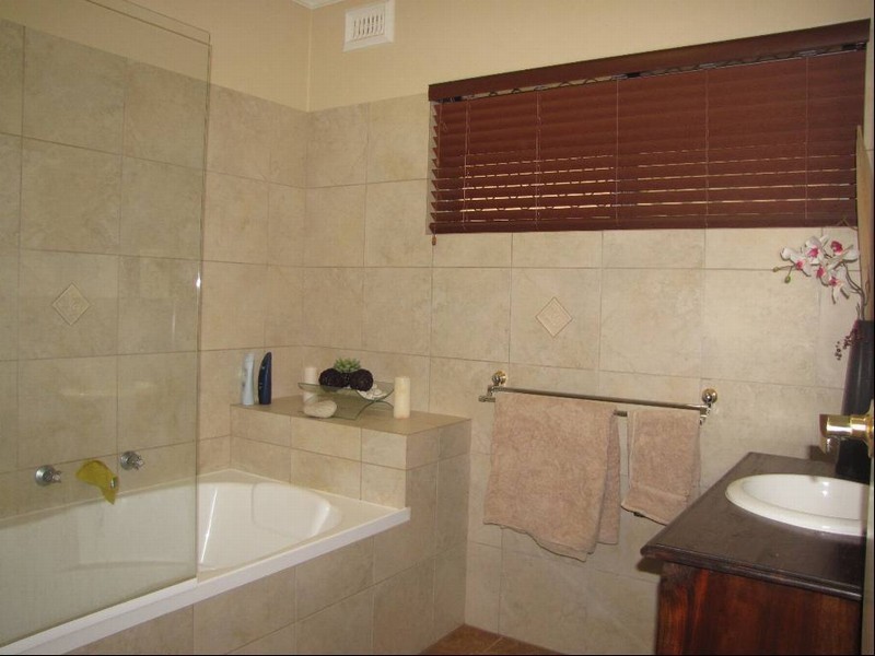 36 Charles Street, Valley View SA 5093