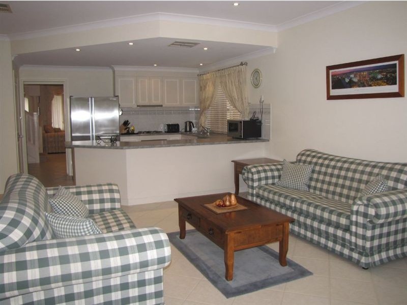 1 Hallett Blvd, Allenby Gardens SA 5009