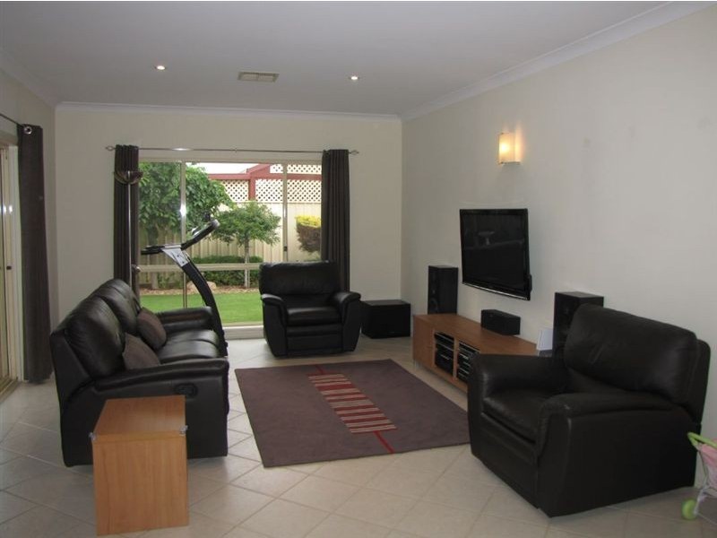 1 Hallett Blvd, Allenby Gardens SA 5009
