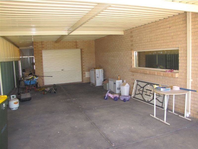 12 Lakefield Crescent, Mawson Lakes SA 5095