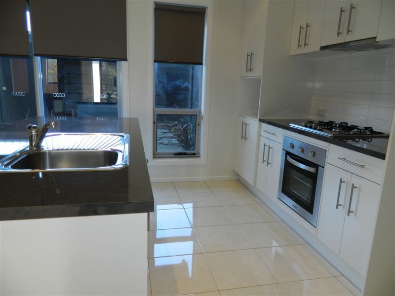 8 Charles Mathews Circle, Woodville SA 5011