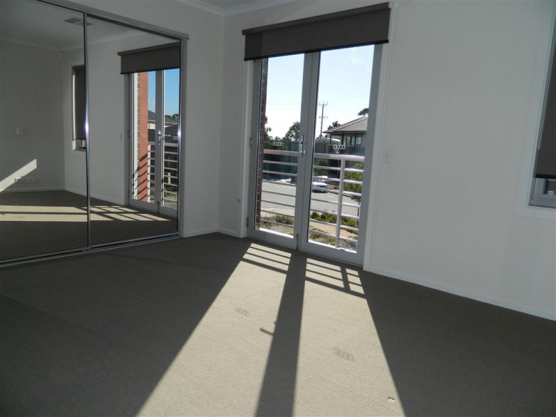 8 Charles Mathews Circle, Woodville SA 5011