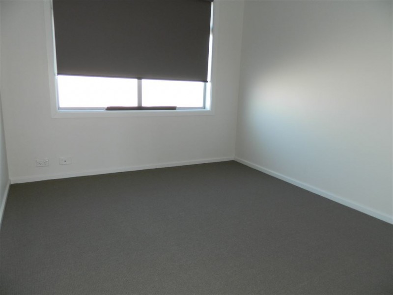 8 Charles Mathews Circle, Woodville SA 5011