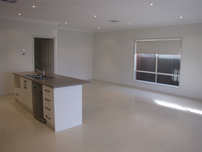 16a Martins Road, Seaton SA 5023