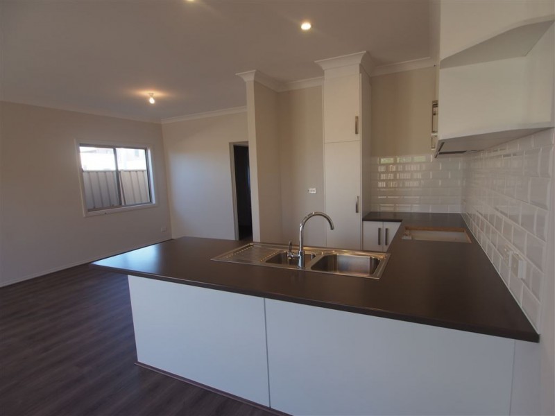 93 Panalatinga Road, Woodcroft SA 5162