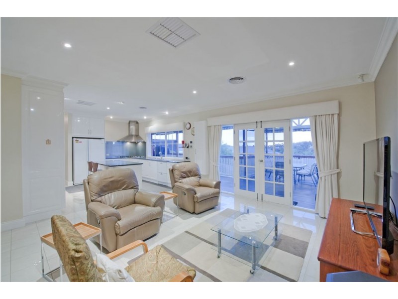 1 Winchester Crescent, Golden Grove SA 5125