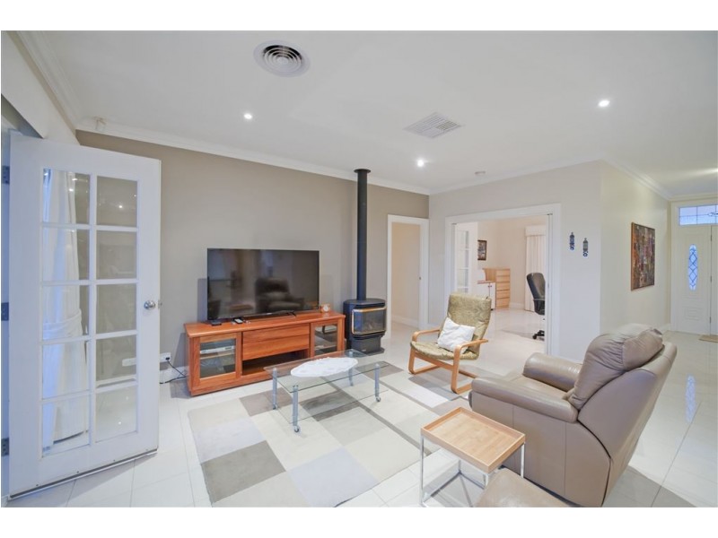 1 Winchester Crescent, Golden Grove SA 5125